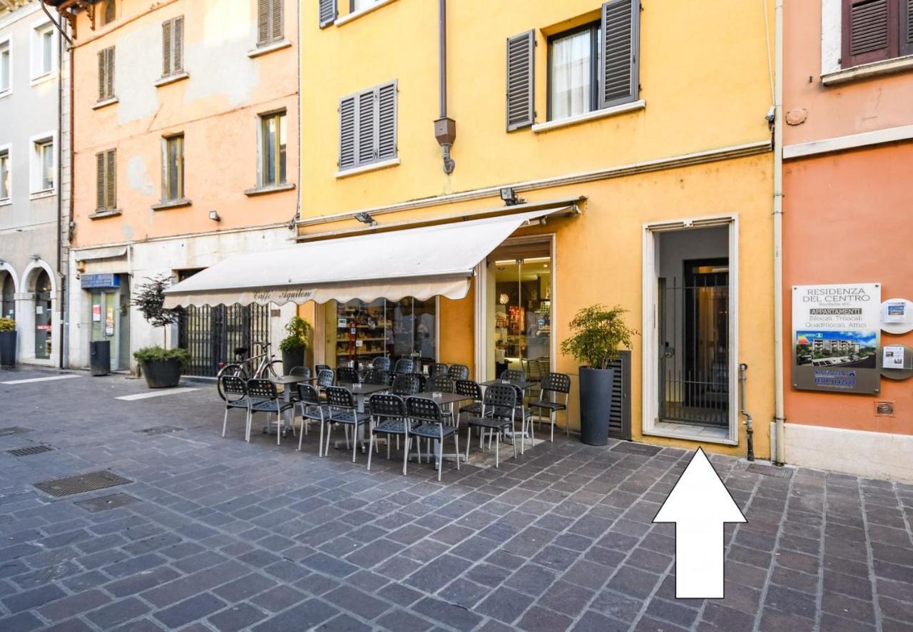 Desenzanoloft Yellow Apartment Desenzano del Garda Exterior foto
