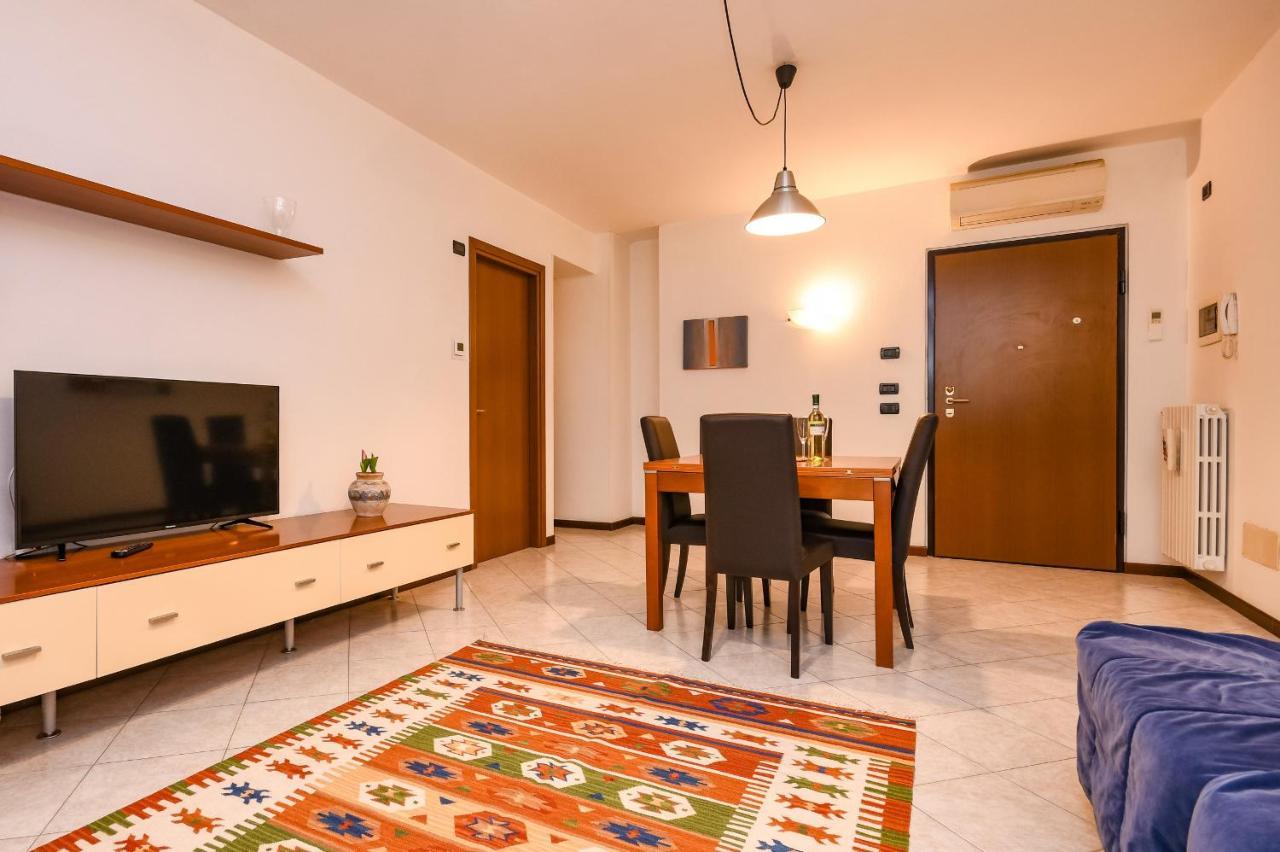 Desenzanoloft Yellow Apartment Desenzano del Garda Exterior foto